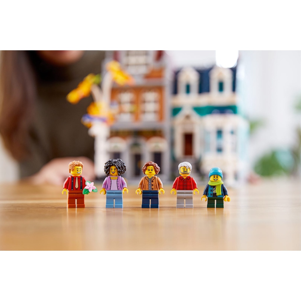 Mô hình LEGO 10270 Creator Expert Modular Buildings Bookshop - Cửa Hàng Sách