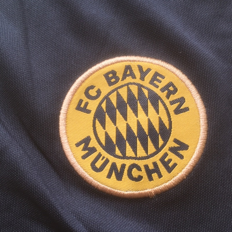 Quần Áo Đá Banh Đẹp Bayern Munich Đen Nhám Vàng Vải Gai Thái Hàng Xịn Xò Cực Chất - Đồ Đá Banh Đẹp PP Bởi Be Happy Sport
