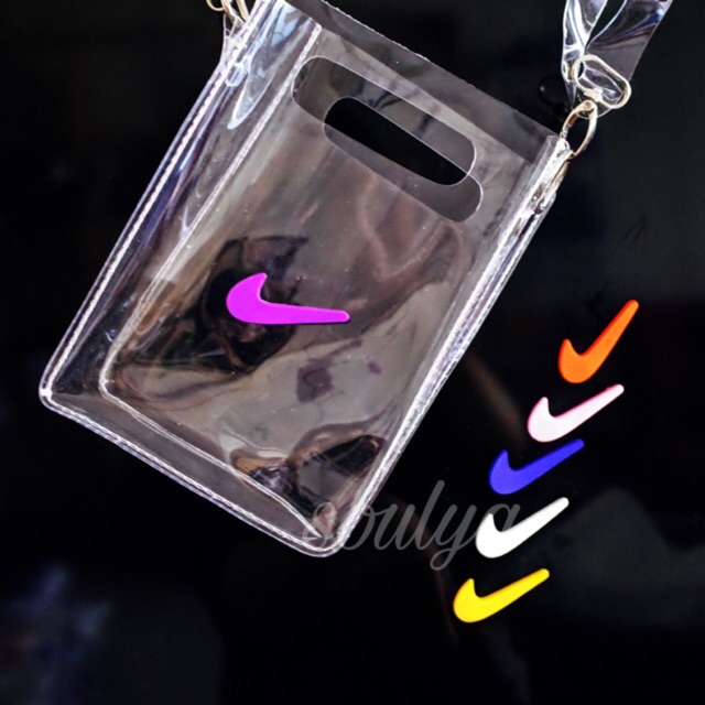 Túi đeo chéo logo Nike mini bằng nhựa PVC Trong suốt 24 * 7.5 * 17 cm kèm 6 ghim cài trang trí