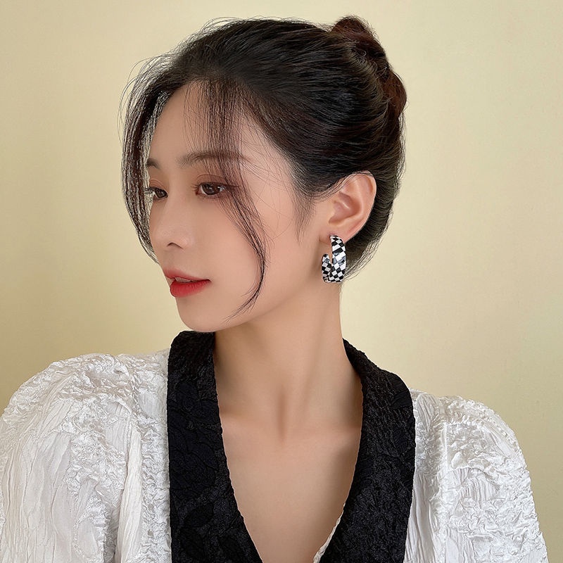 Bông Tai Loại C Bằng Acrylic Màu Sắc Ngọt Ngào Cho Nữ