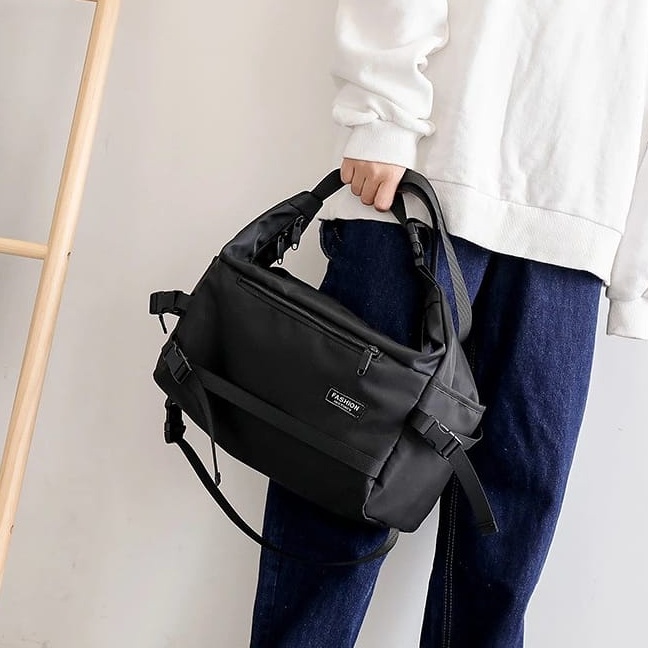 Túi đeo chéo AVR Unisex cỡ lớn đựng vừa laptop kiểu dáng hiện đại