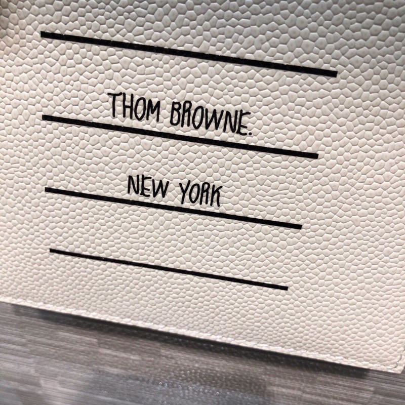 Ví mini nam Chất liệu: da bò hạt bóng bên trong vải dệt ba màu kích thước thom browne