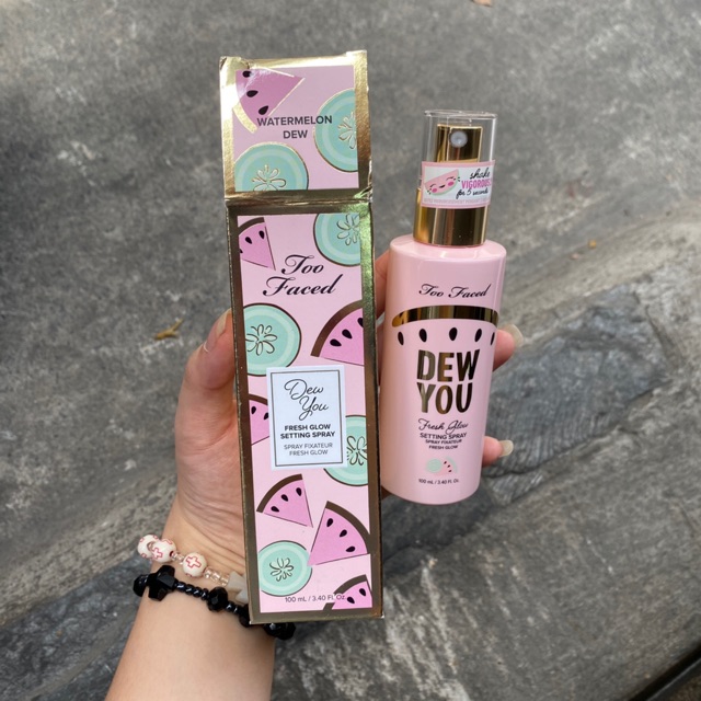 XỊT KHOÁNG TOO FACED TUTTI FRUTTI DEW YOU FRESH GLOW SETTING SPRAY. | BigBuy360 - bigbuy360.vn