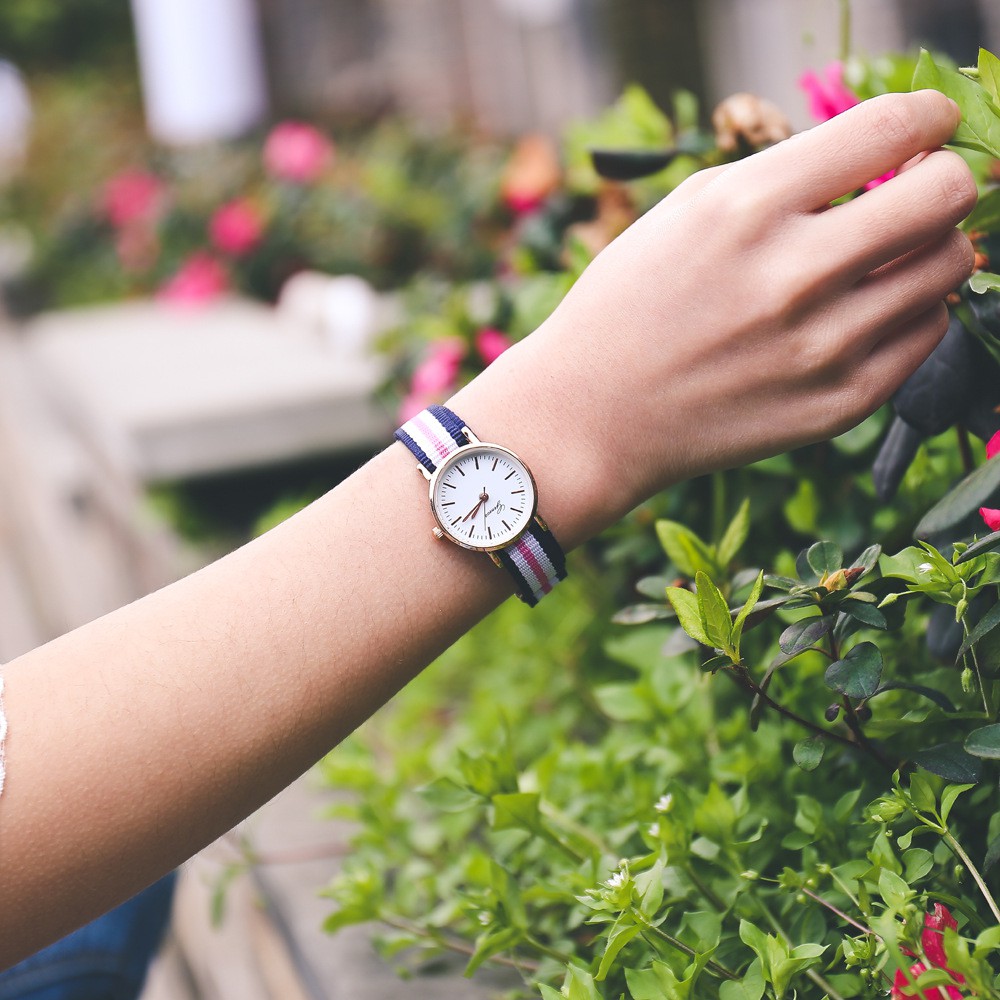 Đồng hồ thời trang nữ dây vải nato Geneva PKHRGE059