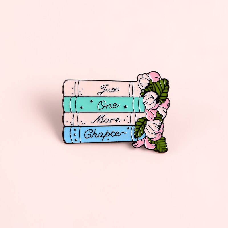 Ghim cài áo hình quyển sách in chữ Just One More Chapter cá tính thời trang cho nữ