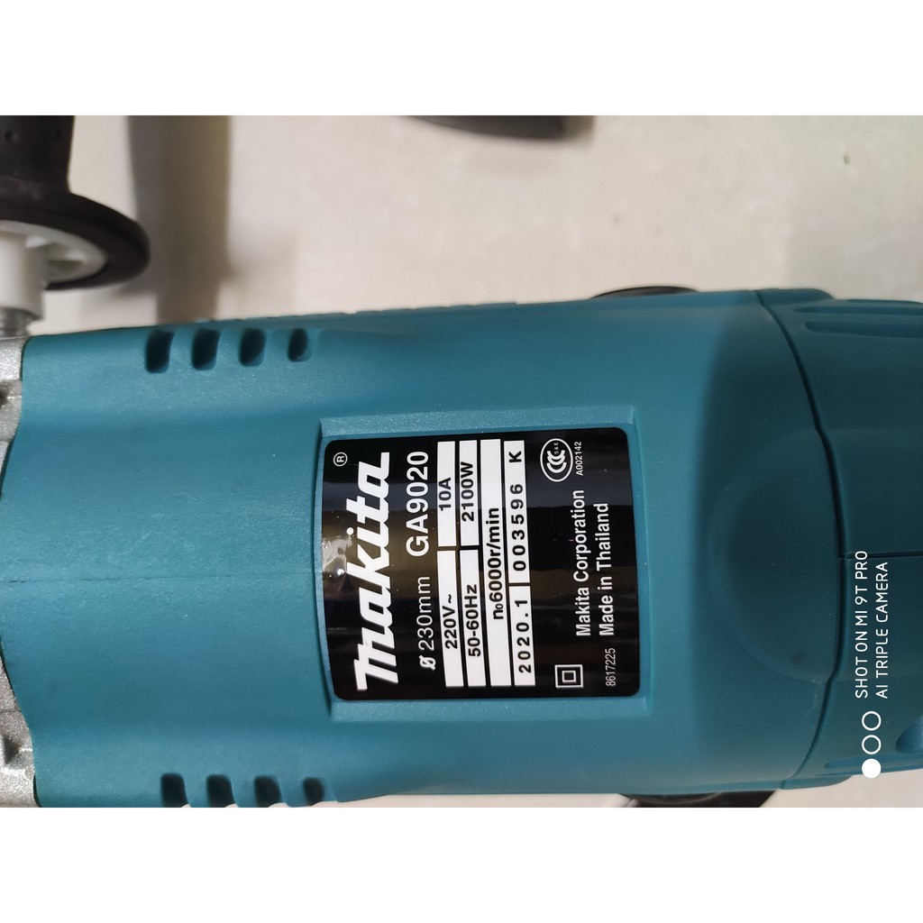 Máy mài góc Makita GA9020, đá mài 230mm, 2100W, xuất xứ Thái lan.