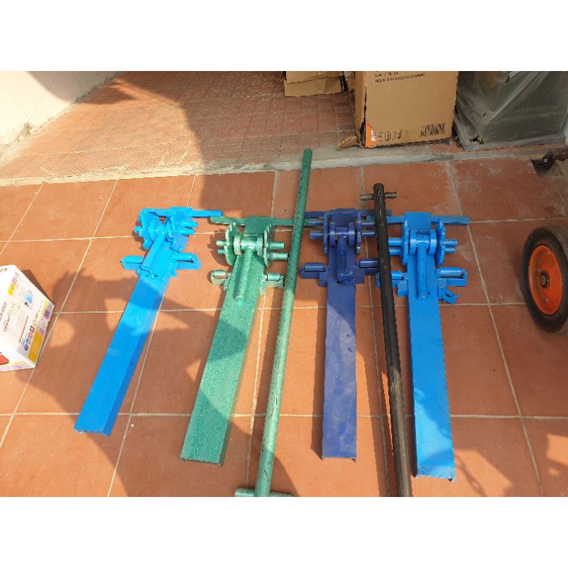 Bàn bẻ mỏ sắt cây phi 25