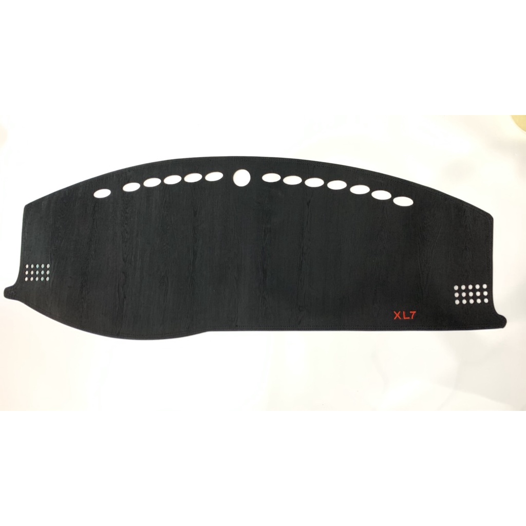 Thảm taplo da vân gỗ XL7, thảm taplo da vân gỗ may thiết kế theo xe XL7 cao cấp hàng dày đẹp