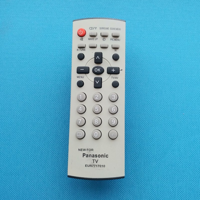 Điều khiển Tivi CRT Panasonic đời cũ.