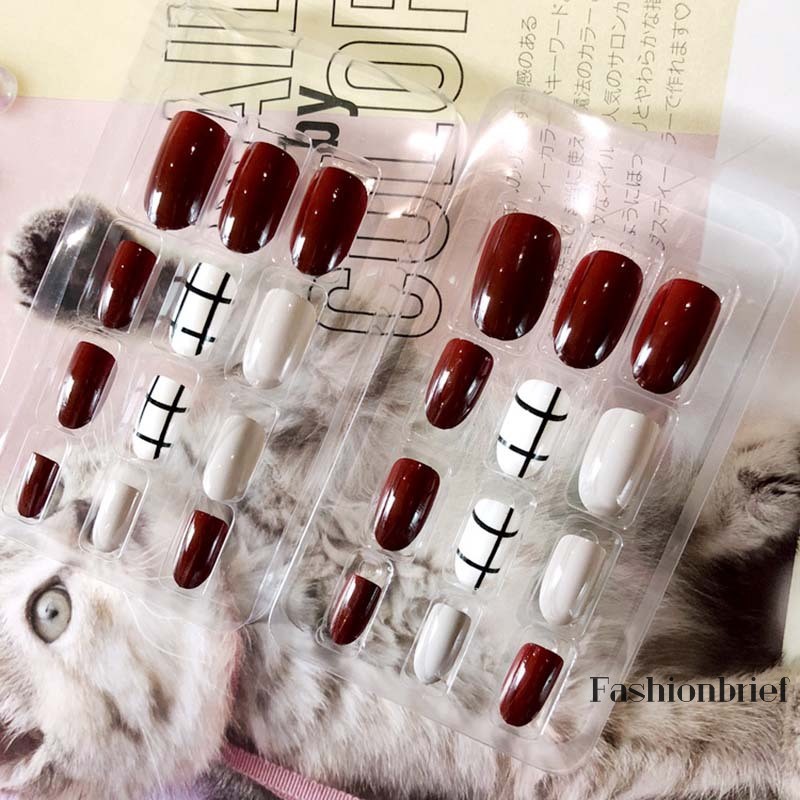 [Hàng mới về] Bộ 24 Móng Tay Giả Đầu Tròn Nhỏ Màu Đỏ Họa Tiết Lưới Hỗn Hợp Thời Trang Cuốn Hút