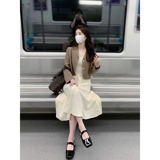 Áo blazer tay dài dáng lửng AB112