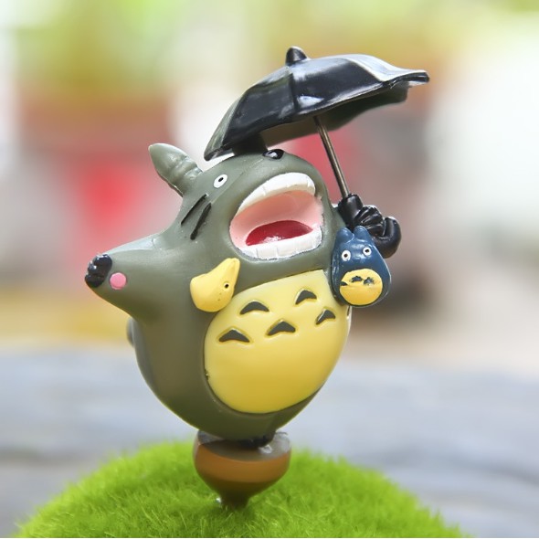 Mô hình Totoro cầm ô bay trên con quay thích hợp trang trí tiểu cảnh, móc chìa khóa, DIY