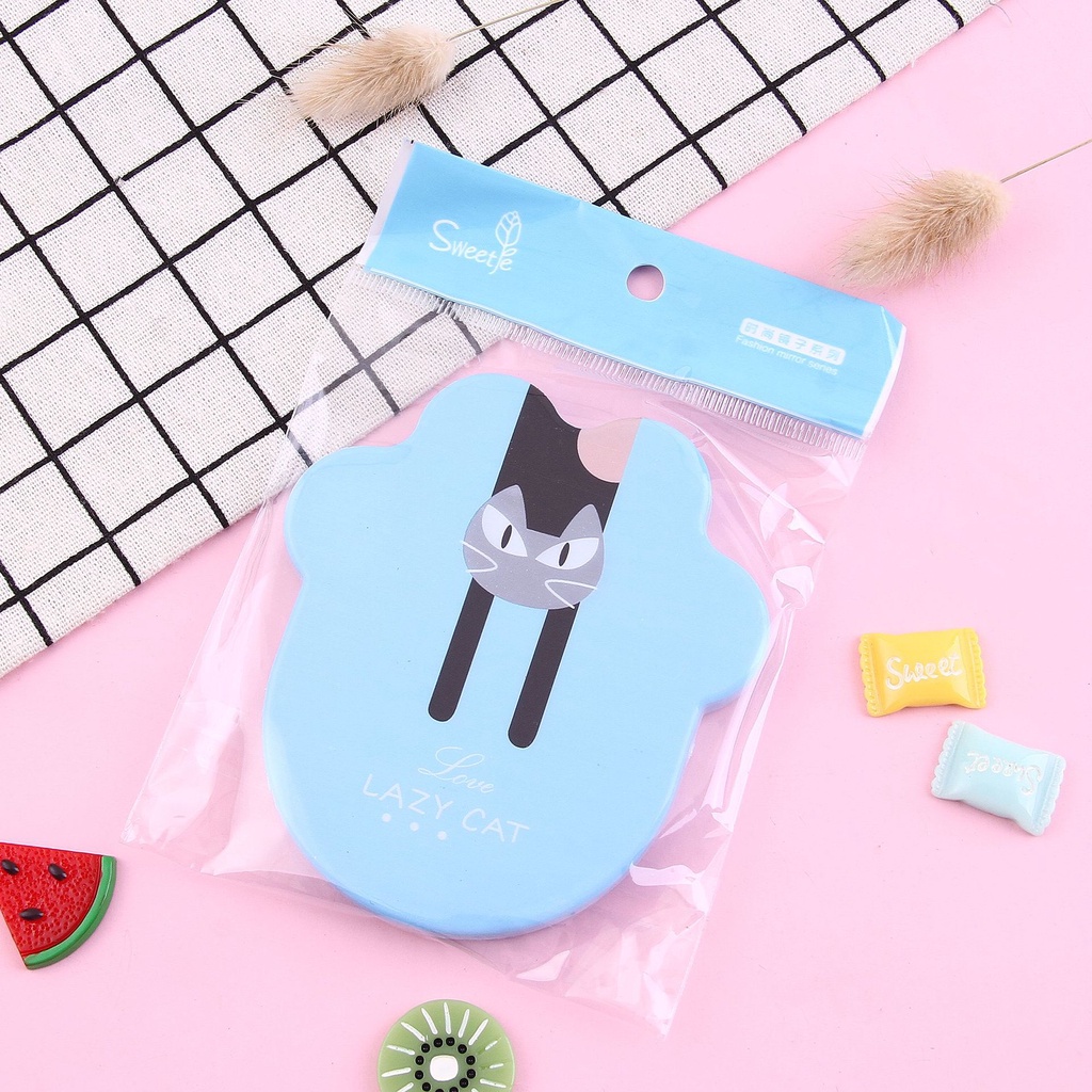 Gương Mini Tặng Lược Cute ( Giao Mẫu Ngẫu Nhiên ) - Gương trang điểm cầm tay gấp gọn