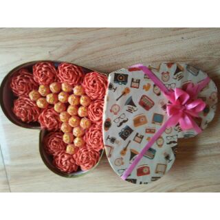 Hộp hoa kẹo mút viền hoa giấy hộp loại to