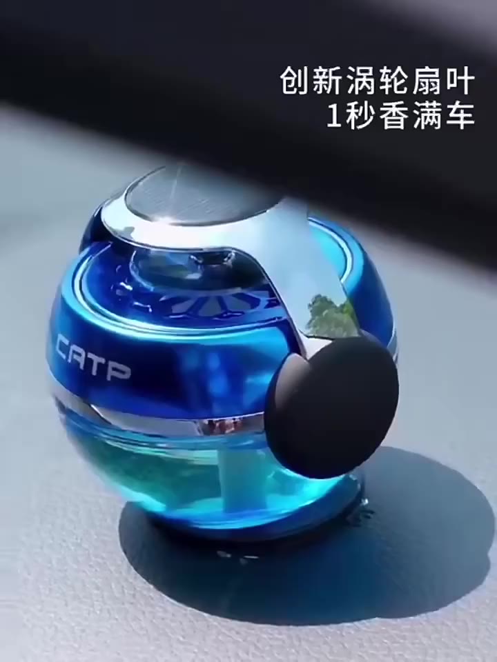 Nước hoa ô tô Atom dùng trên taplo có cánh quạt xoay bằng năng lượng mặt trời tỏa nhiều mùi hương khắp nội thất xe hơi | BigBuy360 - bigbuy360.vn