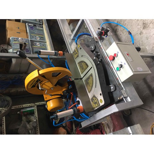 Máy cắt nhôm một đầu 305B