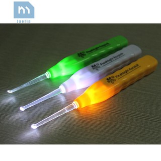Dụng cụ lấy ráy tai có đèn LED
