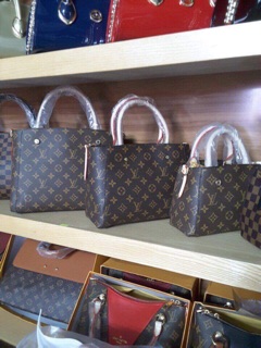 Túi xách LOUISVUITTON SIÊU CẤP ( kèm ảnh tự chụp)