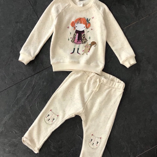 Bộ nỉ HM bé gái Form lớn hơn 1 sz
