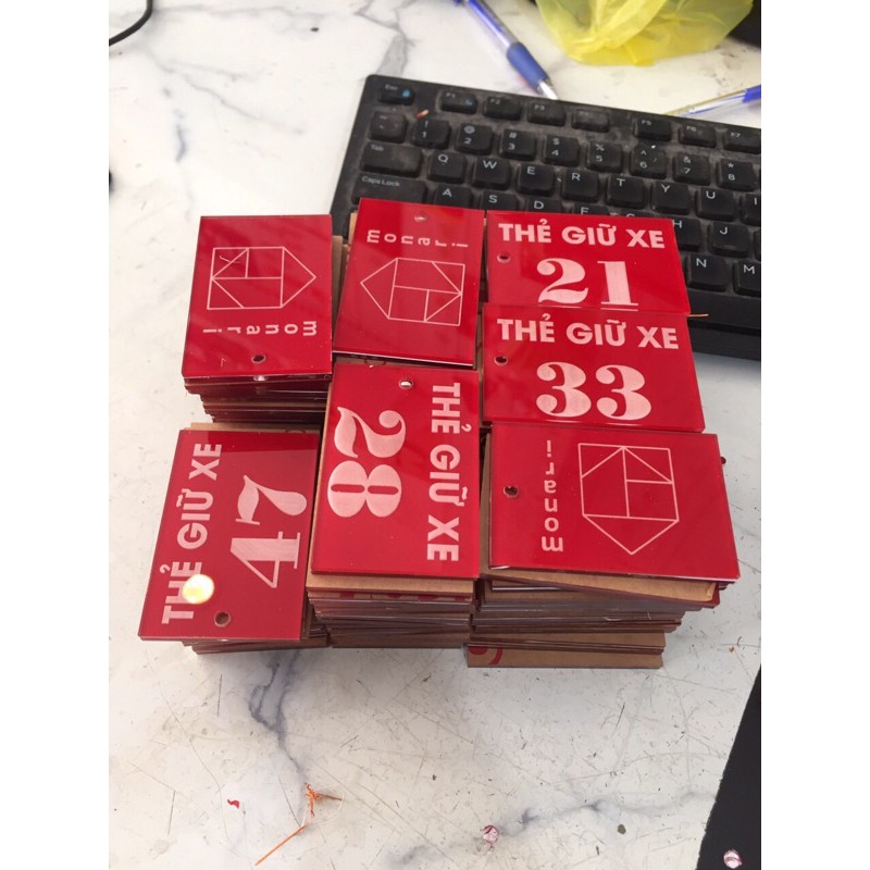Thẻ xe mica kt 5*7cm, 5*10cm