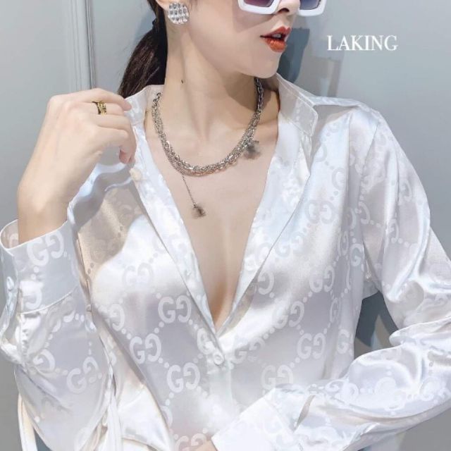 Áo sơ mi gâm chất lụa bóng mịn mát .mặc rất trẻ trung năng động ,sơmi dài tay lịch sự chin em mình có thể diện đi bất