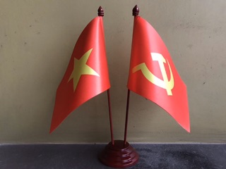 Cờ để bàn Đảng việt