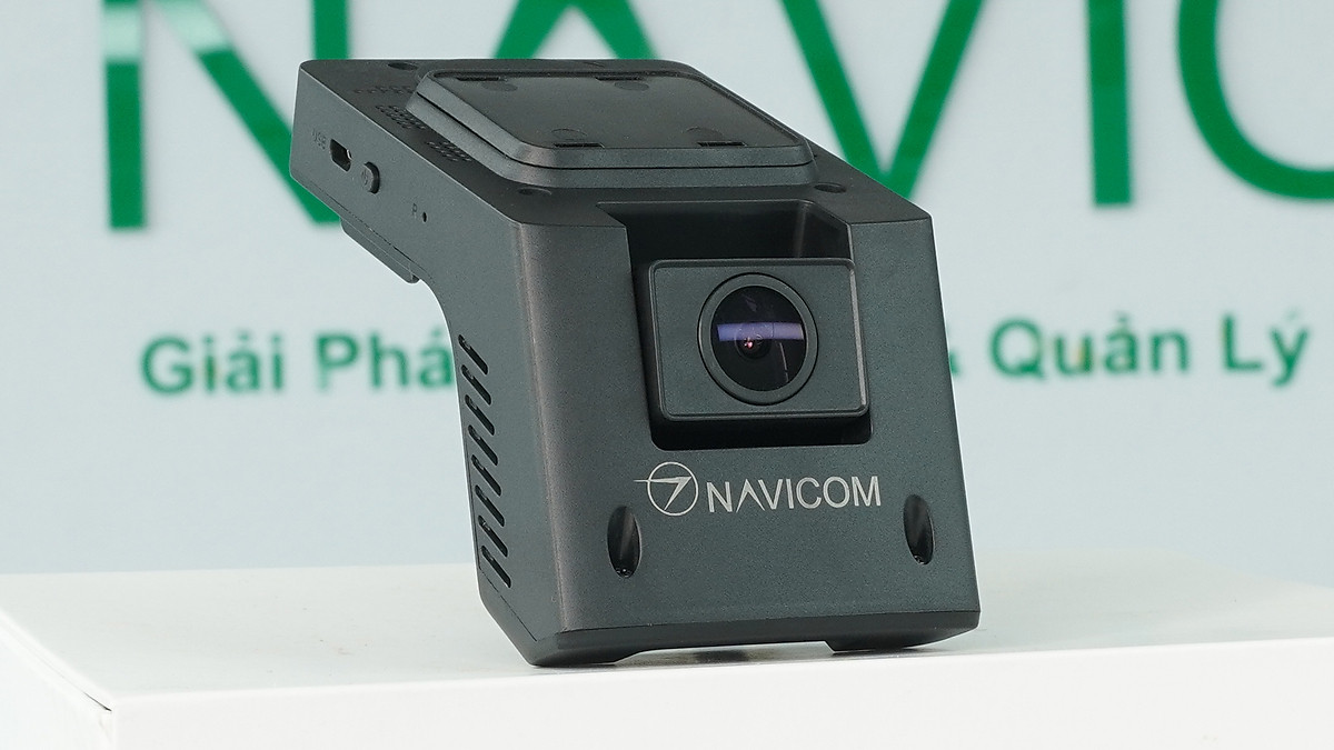 Camera hành trình giám sát trực tuyến 4G-Navicom J400 chính hãng