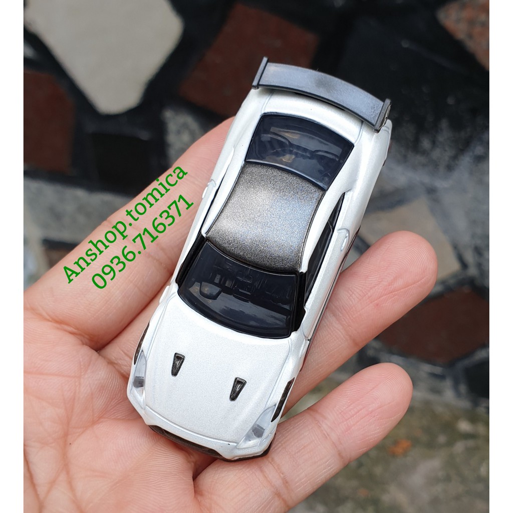 Mô hình siêu xe Nissan GT-R tomica No78