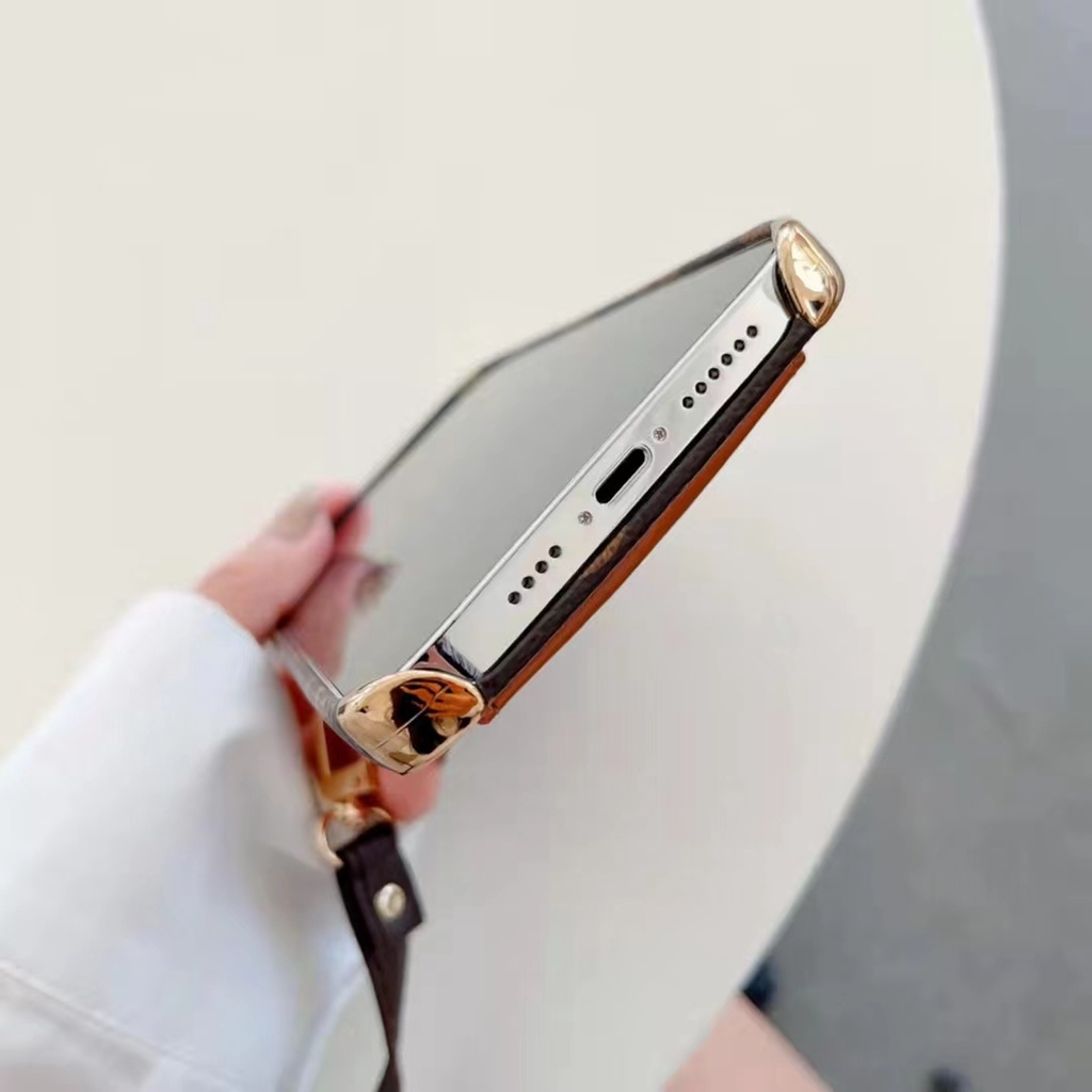 Ốp lưng IP LV 13 promax, 12promax, 11promax  túi ví  kèm dây đeo sang chảnh