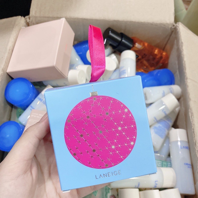 Phấn nước LANEIGE NEO CUSHION MATTE HOLIDAY EDITION (21N/23N) | BigBuy360 - bigbuy360.vn