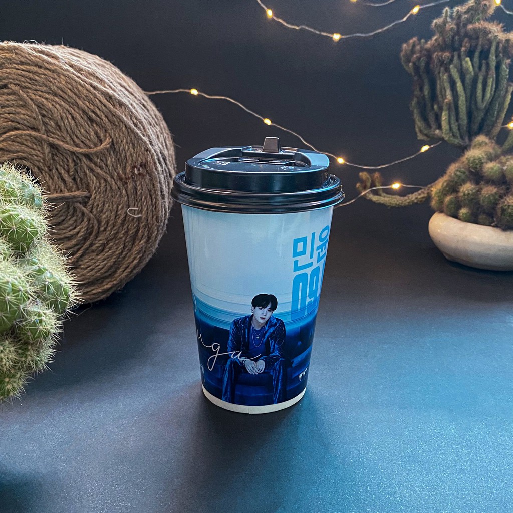 Set 7 ly giấy 7 thành viên BTS 7 mẫu khác nhau CÓ KÈM NẮP - Ly giấy 16oz BTS 7 thành viên kèm nắp