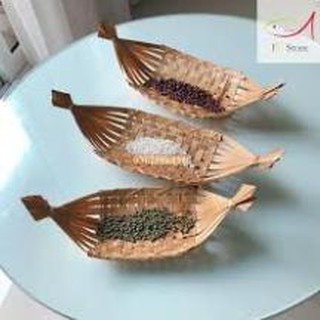 Đĩa tre dạng thuyền