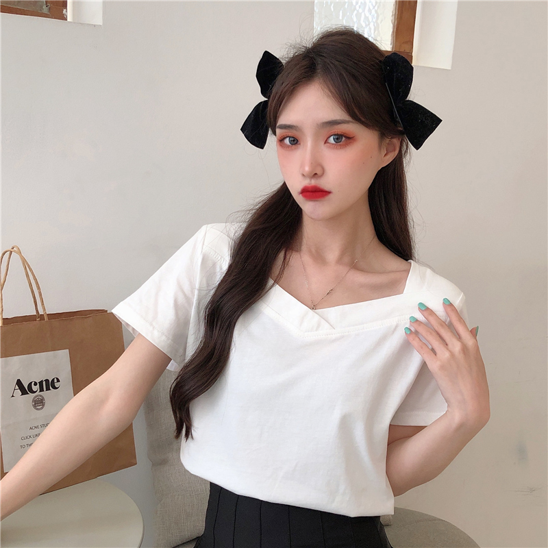 Áo nữ tay ngắn cổ chữ V thời trang xinh xắn