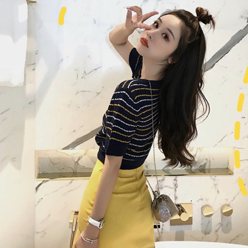 Áo croptop dệt kim tay ngắn phong cách Hàn Quốc