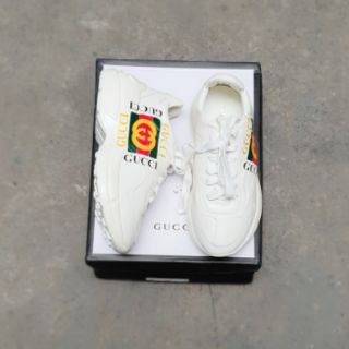 Sneakers độn đế