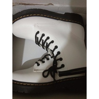 [ order 10-20 ngày ] boot 2 màu trắng đen, kèm ảnh thật