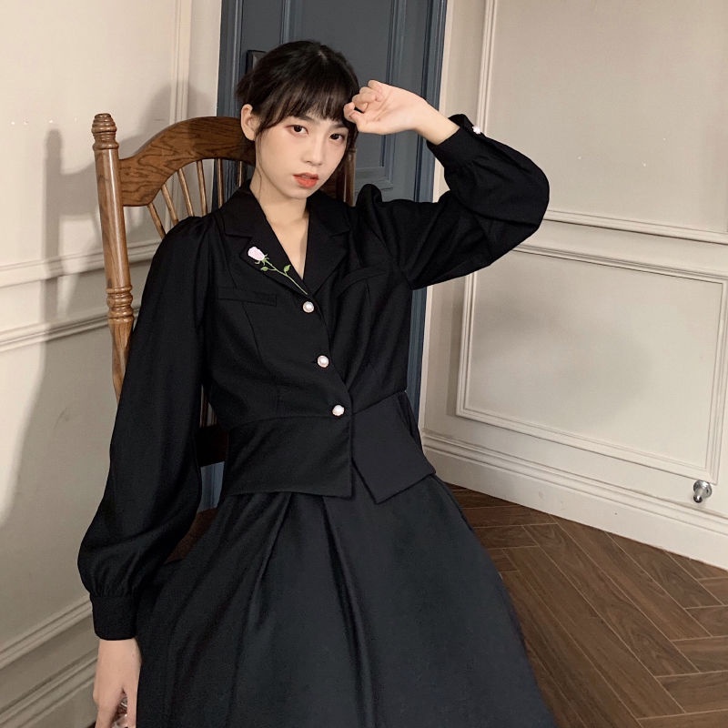 Bộ đầm hai mảnh kiểu vest cài nút dáng ôm thời trang xuân thu phong cách Pháp retro thêu họa tiết hoa hồng dành cho nữ | BigBuy360 - bigbuy360.vn