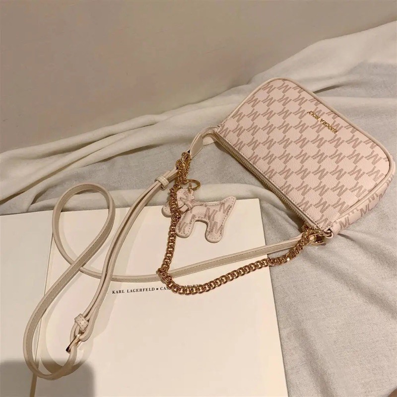 TÚI KẸP NÁCH KÈM PHỤ KIỆN NGỰA HOT TREND 2021