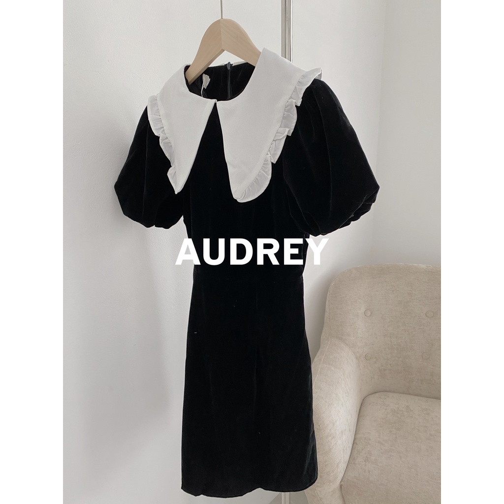V8080 Váy nhung xòe cổ bèo pha trắng AUDREY