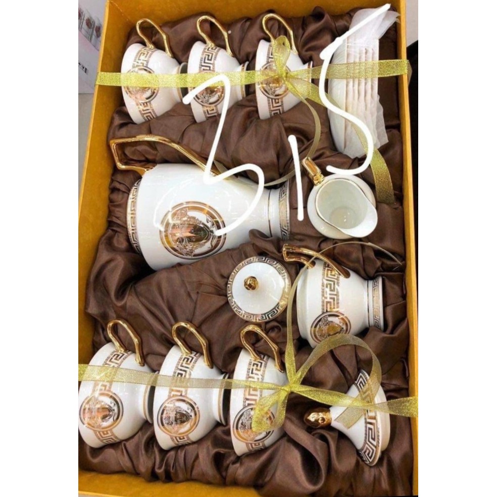 BỘ ẤM CHÉN SỨ XƯƠNG KÈM  BÌNH ĐƯỜNG RÓT SỮA VERSACE MÀU TRẮNG VIỀN VÀNG