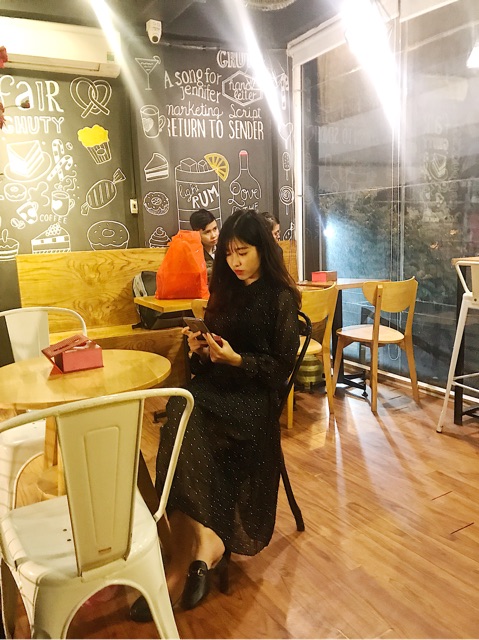 Váy voan bi dập ly nhỏ tay loe dáng dài kèm dây thắt nơ eo