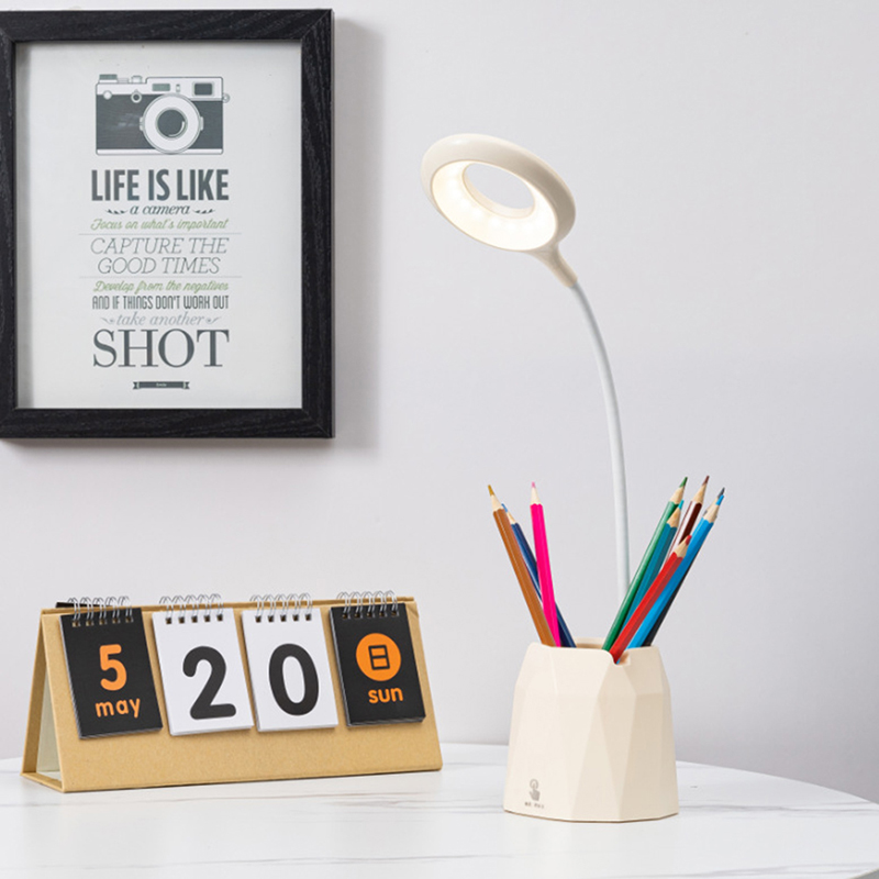 Đèn Led Để Bàn Bảo Vệ Mắt Khi Đọc Sách