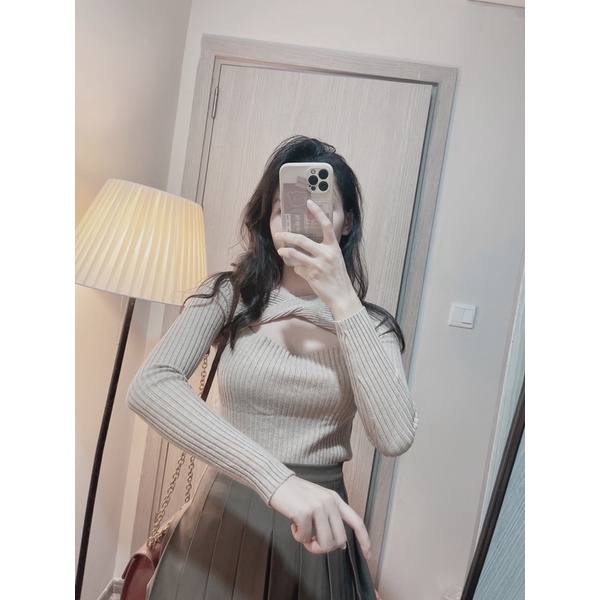 [Mã 2611THTRANG100K hoàn 10% xu đơn 99K] Áo len khoét ngực | BigBuy360 - bigbuy360.vn