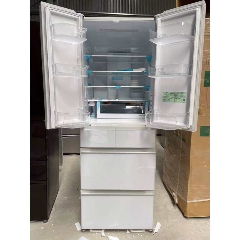 tủ lạnh hitchi mặt gương màu trắng R-HW52N