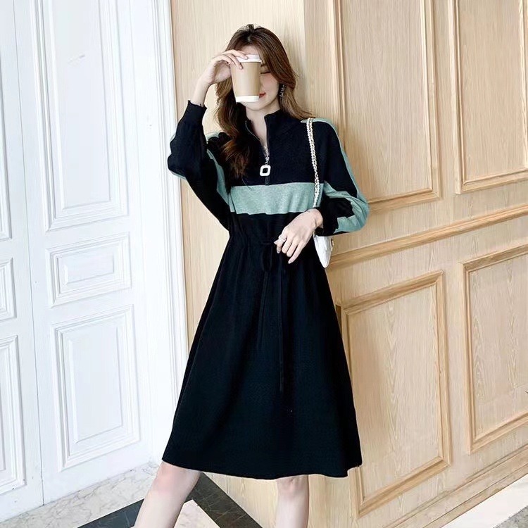 Đầm IELGY cổ lọ dáng rộng màu sắc tương phản thời trang dành cho nữ