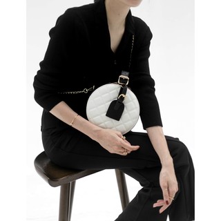 Túi xách nữ Nora Bag đeo chéo hình tròn có quai xích mặt thêu thoi