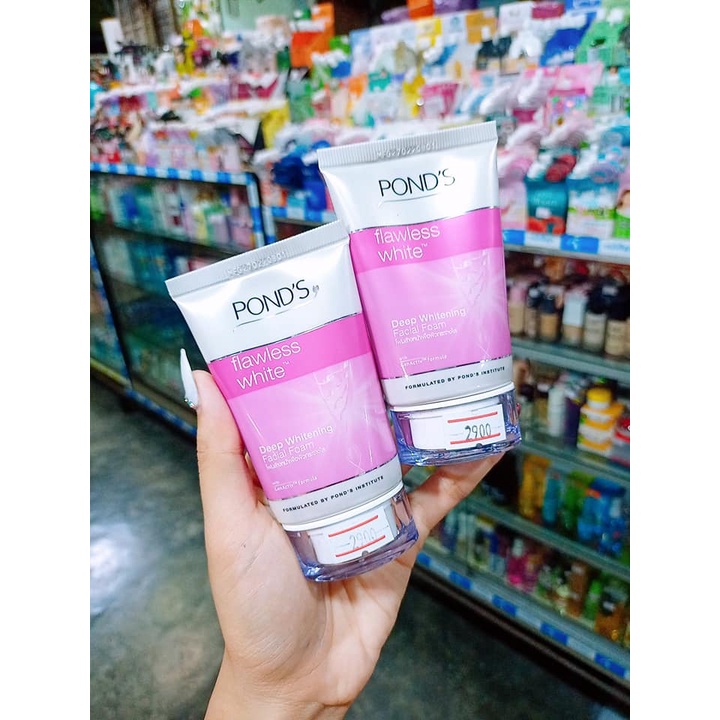Sữa rửa mặt sáng da cao cấp Pond's Flawless White TM- Trắng không tì vết 50g
