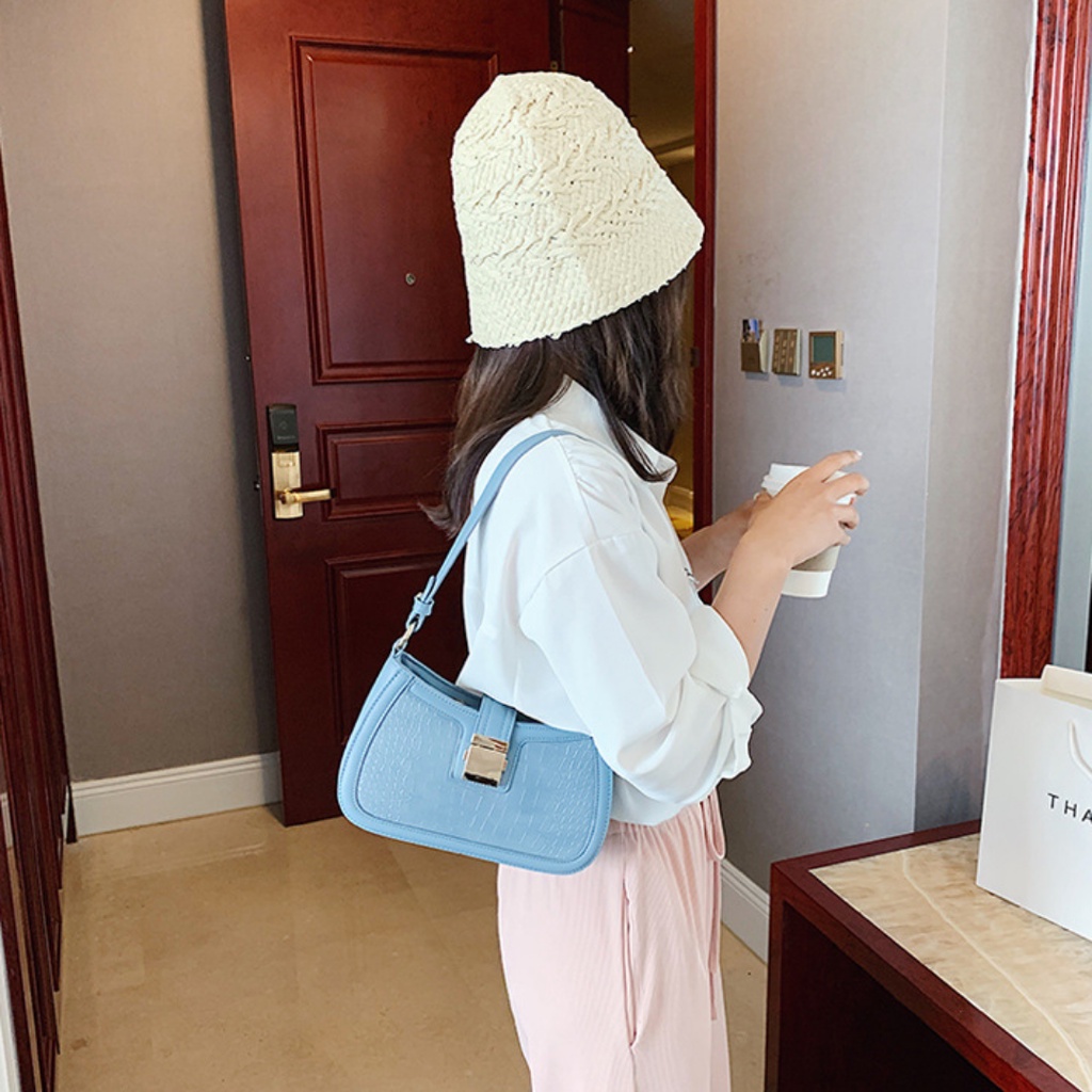 Túi xách nữ kẹp nách đeo vai đẹp , Túi kẹp nách nữ đẹp vân da cá sấu sang trọng nữ tính QCB579