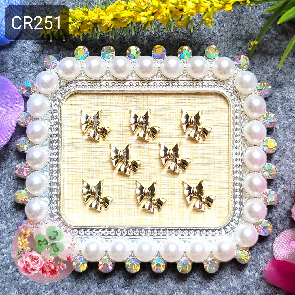 Mã CR251 . Charm kim loại đính đá trang trí móng siêu xinh.