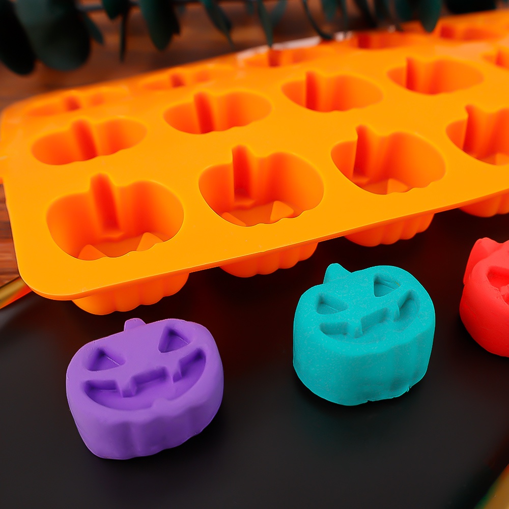 Khuôn Silicone Làm Bánh 18 Ngăn Tạo Hình Bí Ngô Phong Cách Halloween Tiện Dụng